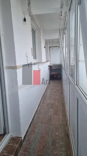 Brancoveanu, Piata Resita, vanzare apartament 3 camere decomandat.