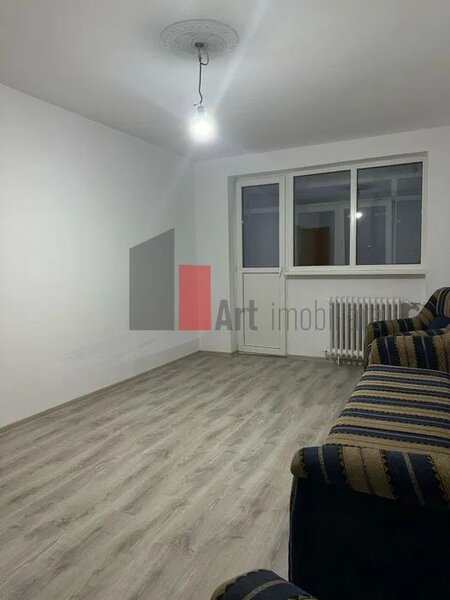 Brancoveanu, Piata Resita, vanzare apartament 3 camere decomandat.